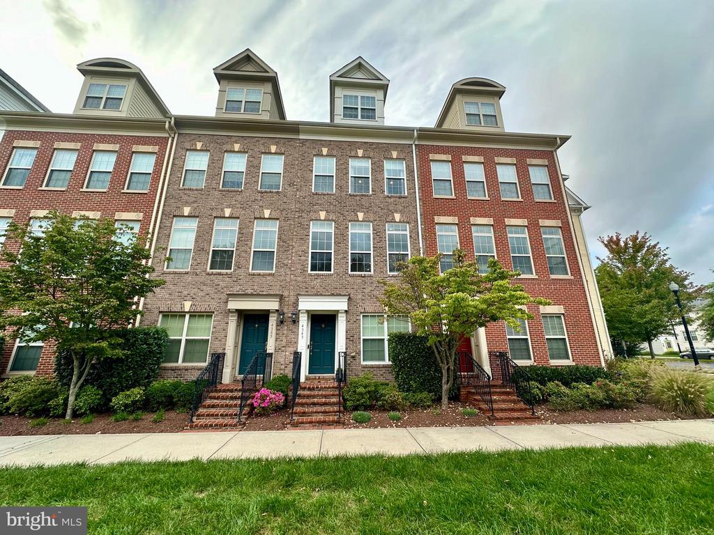 Pershing Dr, Arlington, VA 22203