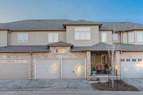 42-31 Townsend Drive, Waterloo, ON, N0B1M0 | Card Image