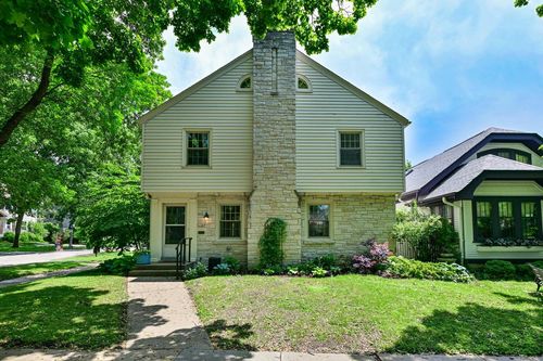 2044 Forest Street, Wauwatosa, WI, 53213 | Card Image