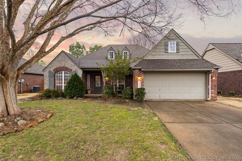 7334 E 119th St S, Bixby, OK, 74008-2100 | Card Image