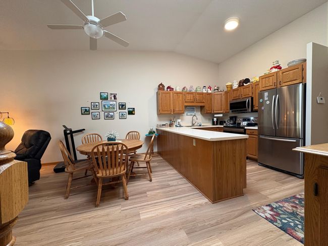 dining and kitchen | Image 14