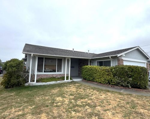 303 Filbert St, Half Moon Bay, CA, 94019-1811 | Card Image