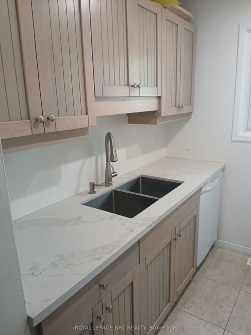 31-302 Vine St, Saint Catharines, ON, L2M7M6 | Card Image