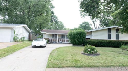 3180 Kingsley Dr, Florissant, MO, 63033-6222 | Card Image