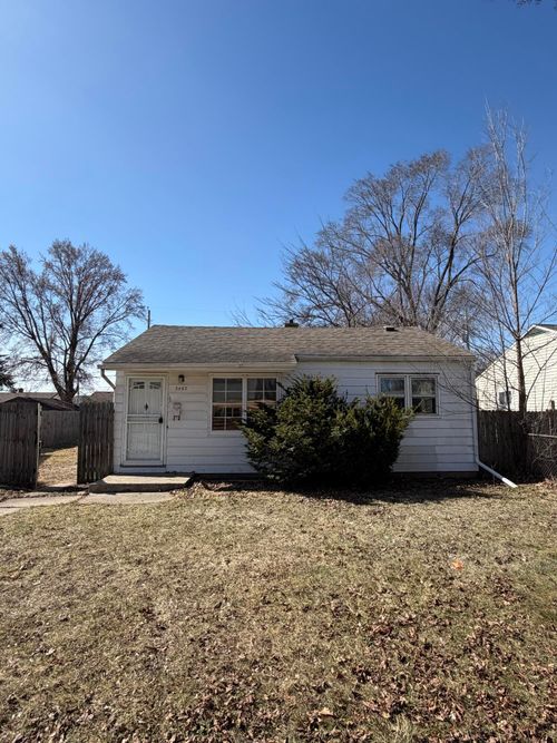 5483 N 58th St, Milwaukee, WI, 53218-3246 | Card Image