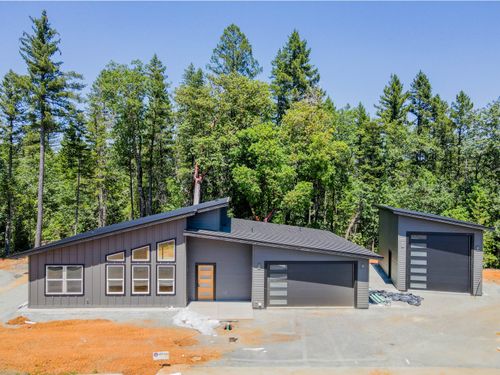 417 Rilynn Lane, Cave Junction, OR, 97523 | Card Image