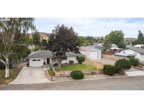 1130 Resort St, Baker City, OR, 97814 | Card Image