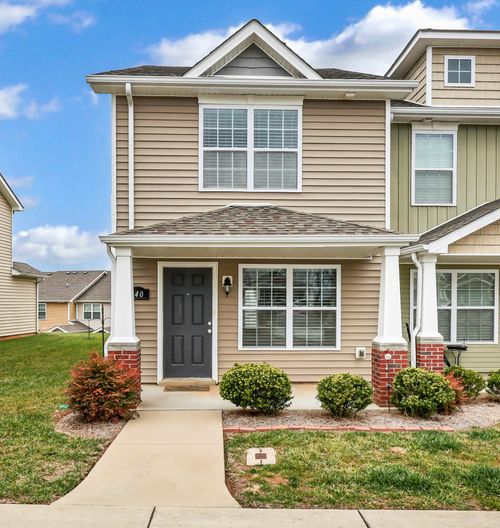 240 Alexander Blvd, Clarksville, TN, 37040-5126 | Card Image