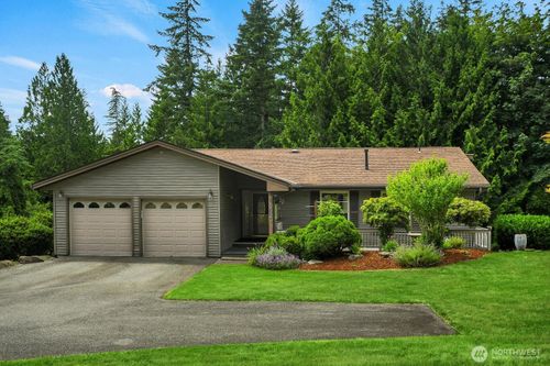 24520 Se 24th St, Sammamish, WA, 98075-9704 | Card Image