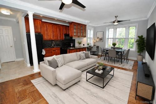3d-6 Midland Gardens, Eastchester, NY, 10708 | Card Image