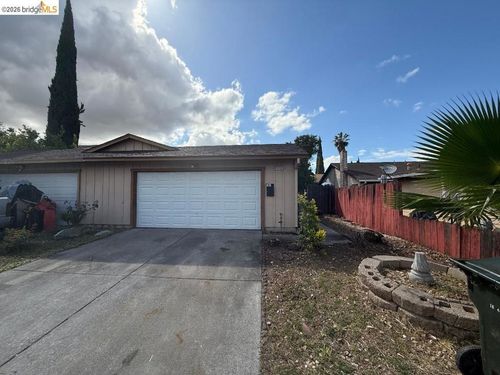 2112 Banyan Way, Antioch, CA, 94509 | Card Image