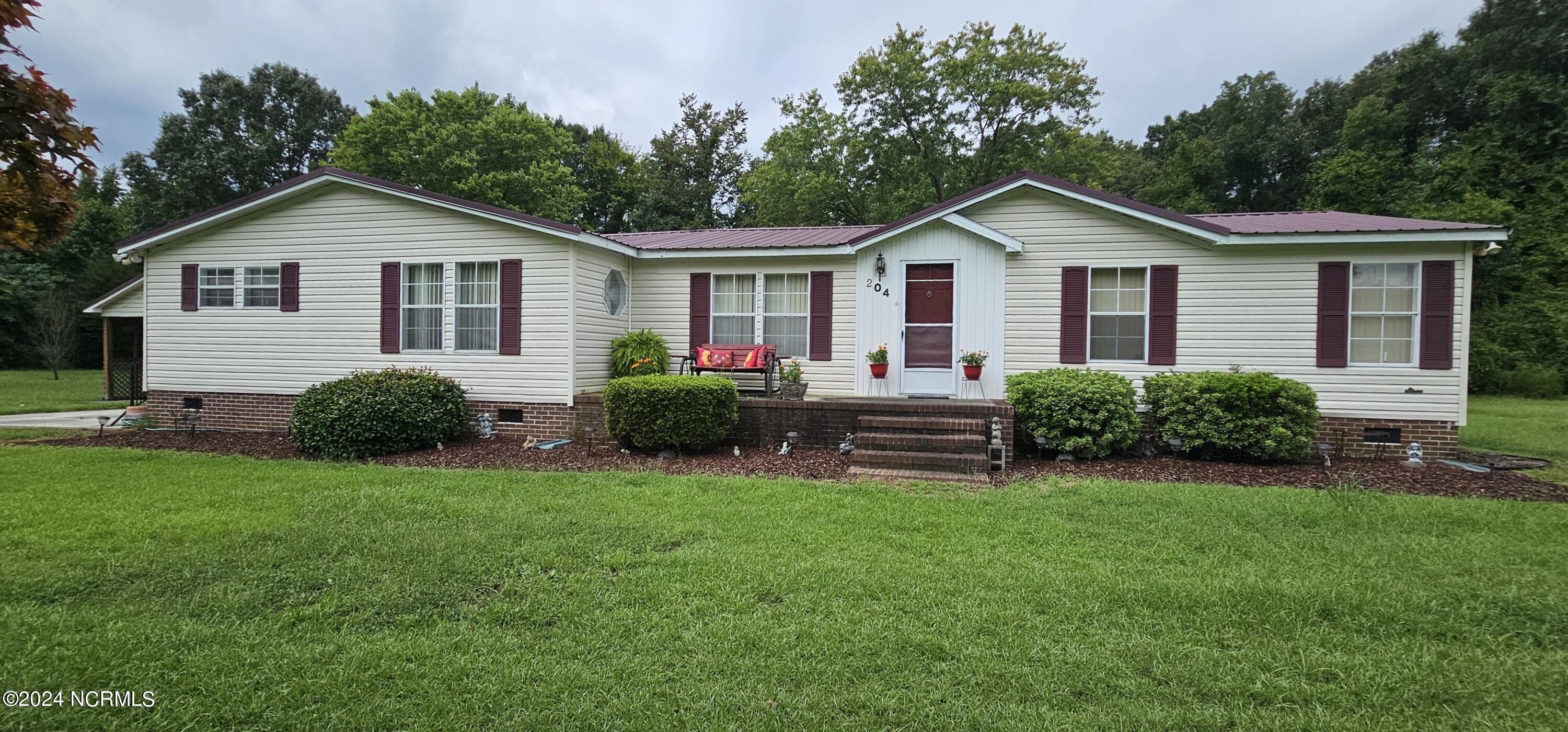 Clayton Ln, Rocky Point, NC 28457