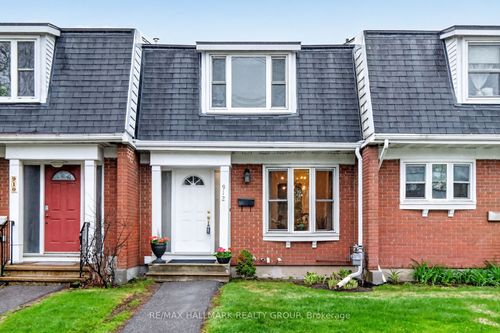 912 Dynes Rd, Ottawa, ON, K2C0G8 | Card Image
