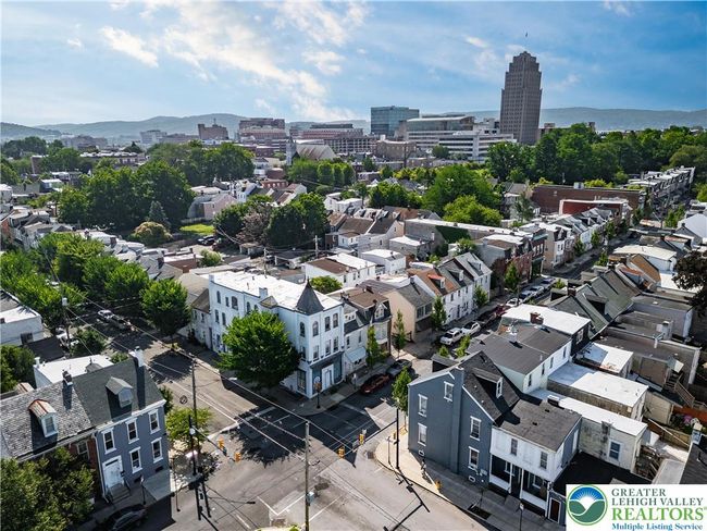 247 N 10 Th St, Condo with 6 bedrooms, 5 bathrooms and null parking in Allentown PA | Image 4