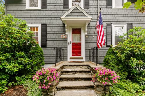 303 Washington Rd, Barrington, RI, 02806-1833 | Card Image