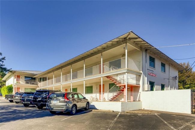 APT-104 - 1208 Enfield Rd, Condo with 1 bedrooms, 1 bathrooms and 1 parking in Austin TX | Image 11