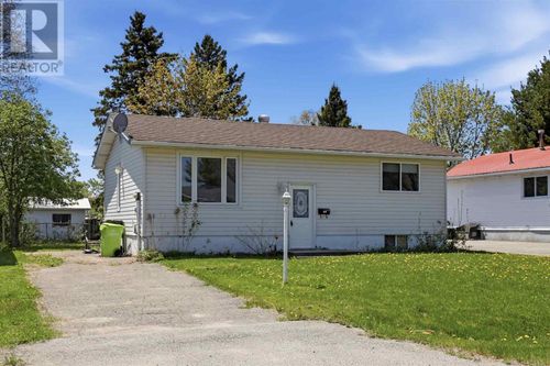 138 Chicora Cres, Sault Ste. Marie, ON, P6A5T2 | Card Image