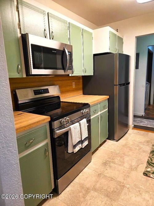 w305-4333 San Ernesto Ave, Anchorage, AK, 99508-2892 | Card Image