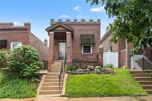 5238 Botanical Ave, Saint Louis, MO, 63110-3112 | Card Image