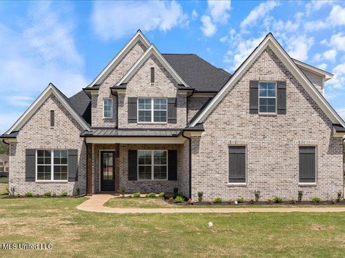 4392 Brooke Dr, Nesbit, MS, 38651-1101 | Card Image