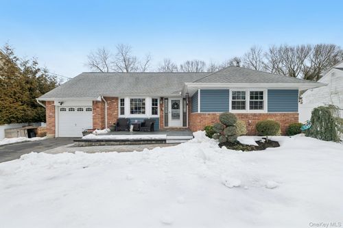 135 5th Ave, Kings Park, NY, 11754-4310 | Card Image