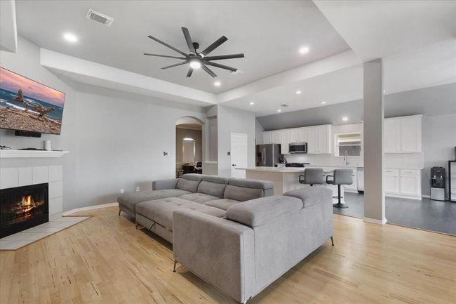 14 Mira Loma Dr, House other with 3 bedrooms, 2 bathrooms and 2 parking in Manvel TX | Image 11