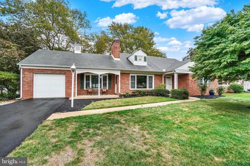 398 Edgehill Rd, YORK, PA, 17403-4706 | Card Image