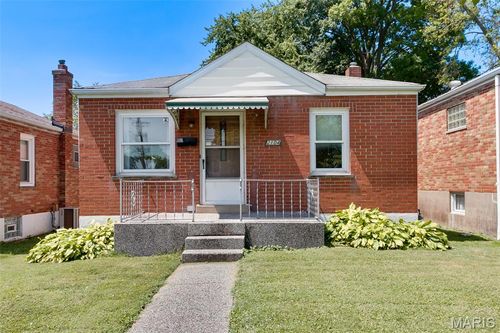 2104 Lexa Dr, Saint Louis, MO, 63136-3810 | Card Image