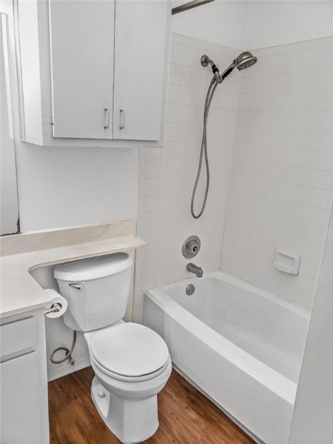 APT-305 - 106 E 30 Th St, Condo with 2 bedrooms, 2 bathrooms and 2 parking in Austin TX | Image 11