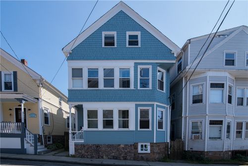 9 Ann St, Newport, RI, 02840-3435 | Card Image