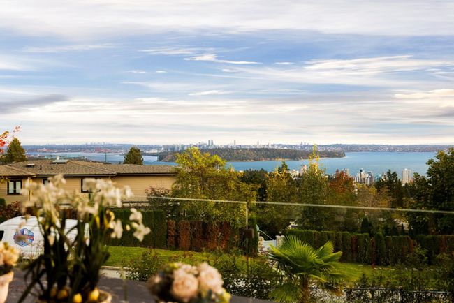 2278 Orchard Lane, House other with 7 bedrooms, 4 bathrooms and 6 parking in West Vancouver BC | Image 12