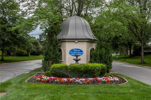 apt-a-10734 Glenwood St, Overland Park, KS, 66211-1127 | Card Image