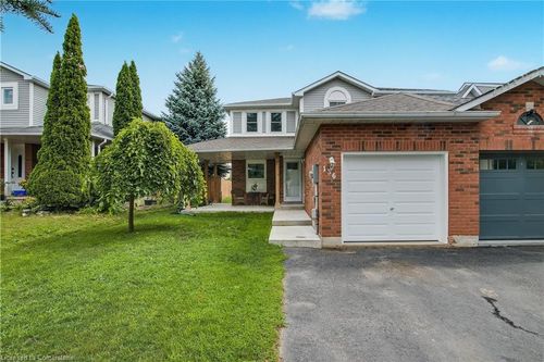 136 Fairgreen Close, Cambridge, ON, N1T1T8 | Card Image