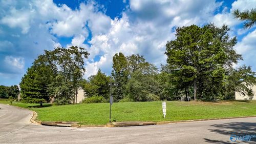 130-6890 Donna Cir, Bessemer, AL, 35022-1903 | Card Image