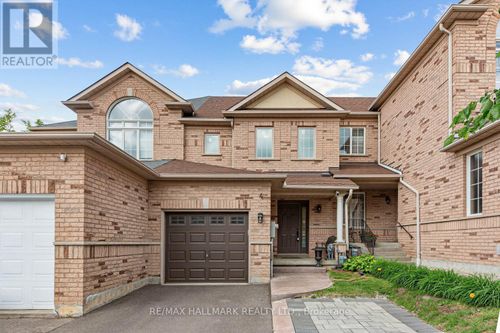 4 Debonair St, Richmond Hill, ON, L4C0R2 | Card Image