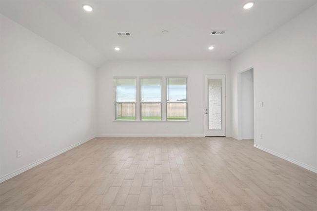515 Ruby Bend Ln, House other with 3 bedrooms, 2 bathrooms and 2 parking in Montgomery TX | Image 8