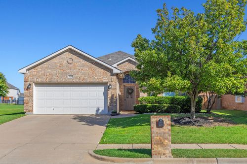 1016 Vista View Dr, Burleson, TX, 76028-9391 | Card Image