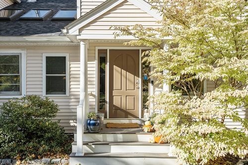 16 Fletcher Ln, Littleton, MA, 01460-1926 | Card Image