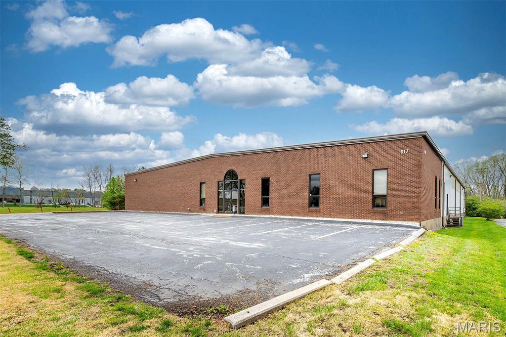 Commercial Sale in Chesterfield 3