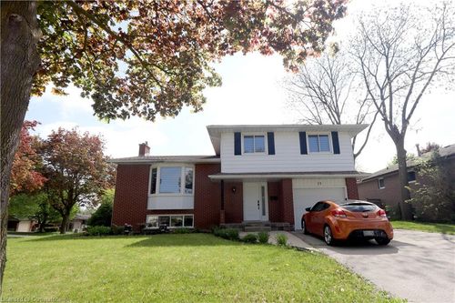 77 Orchard Mill Cres, Kitchener, ON, N2P1T2 | Card Image
