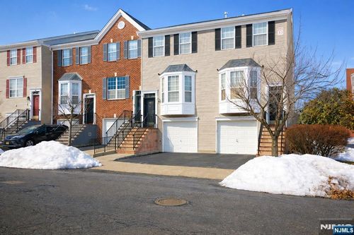 92 Perez Dr, Newark, NJ, 07103-3161 | Card Image
