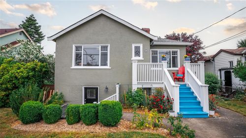 256 Cadillac Ave, Victoria, BC, V8Z1T8 | Card Image
