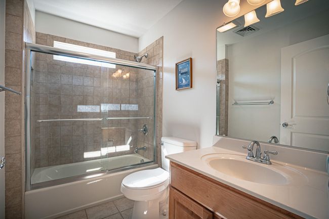 Upper Full Bath | Image 34