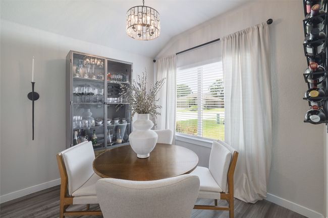 Luxury Dining Area | Image 15