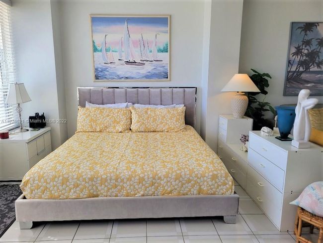 APT-2D - 4925 Collins Ave, Condo with 0 bedrooms, 1 bathrooms and null parking in Miami Beach FL | Image 5