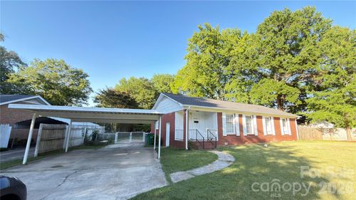 4131 Woodgreen Ter, Charlotte, NC, 28205-4665 | Card Image