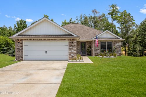 6 Sugarloaf Ln, Perkinston, MS, 39573-5302 | Card Image