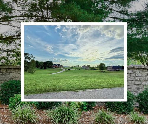 38 W Blackberry Ln, Bronston, KY, 42518-8569 | Card Image