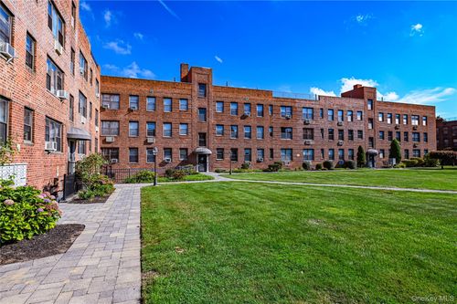 apt-j10-1 Jefferson Ave, Rockville Centre, NY, 11570-4423 | Card Image