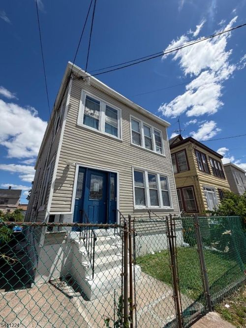 393 Madison Ave, Paterson, NJ, 07524-2620 | Card Image